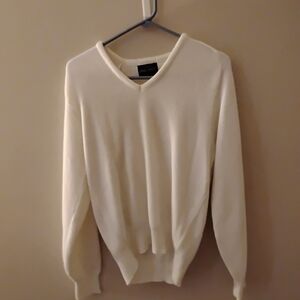 Old Navy Women's Cream V-Neck Sweater